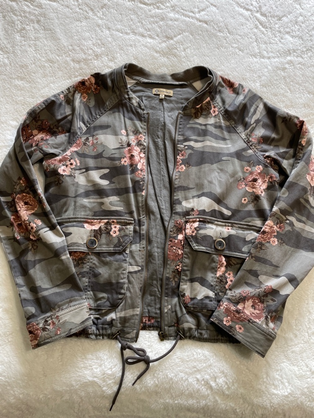 🎉LAST CHANCE 🎉Democracy Floral Camo Utility Jacket - Gray & Dusty Rose - Picture 4 of 15